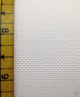 Tela Lugana color Blanco con cinta métrica como referencia - Conchi Berguño
