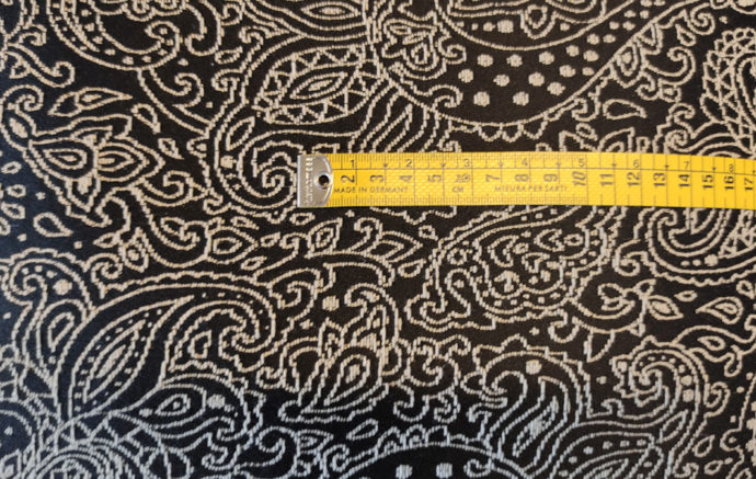 Cojín con motivos Cachemir en Negro y Blanco, de 50x50 cm - Detalle del tejido