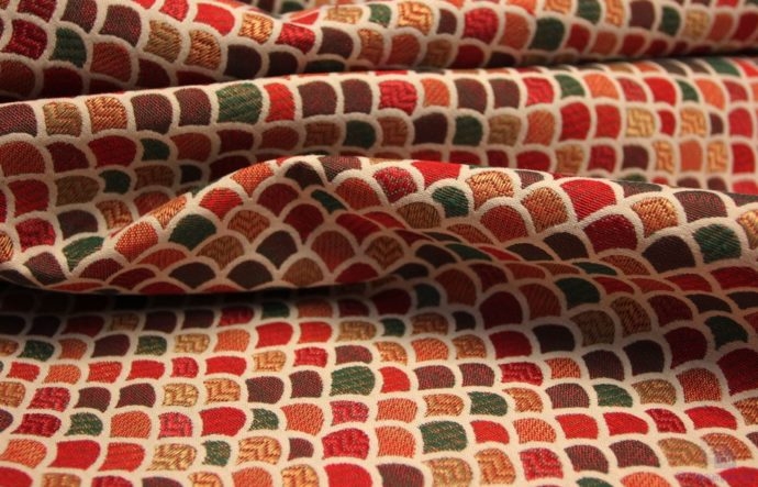 Cretona tejida multicolor diseño escamas,ancho 2.80metros-Conchi Berguño.