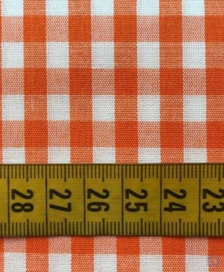 Tela con Cuadros de Vichy Naranja. Cuadro mediano (6x7 mm) con cinta métrica como referencia - Conchi Berguño